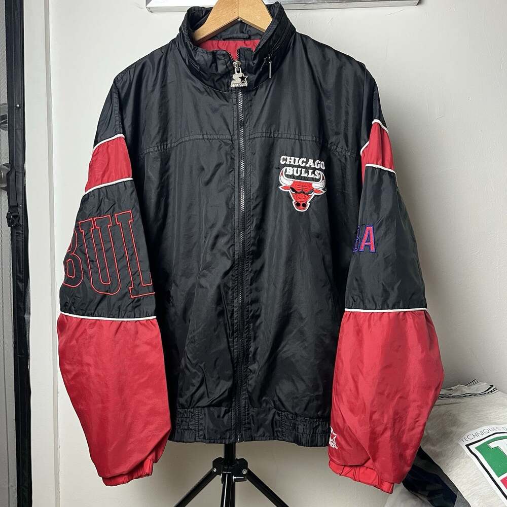 Vtg vintage 1990s Starter NBA Chicago Bulls full-zip windbreaker jacket M Medium
